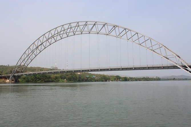 6 day Culture & History Tour in Ghana - Day 2: Aburi gardens, glass beads, and the Volta River