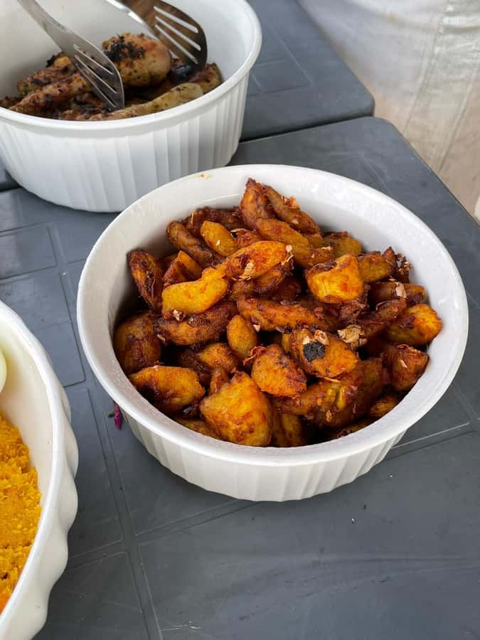 Accra: Cooking Class with Auntie KK in Osu - From fresh ingredients to the preparation stage