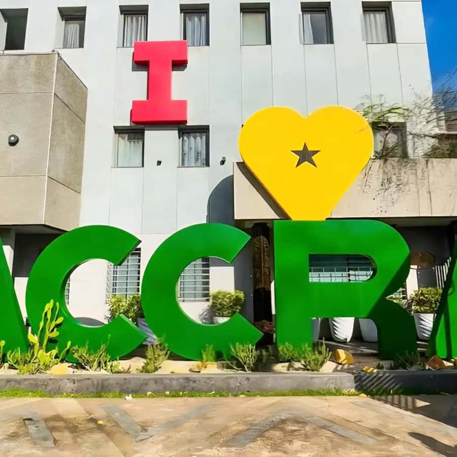 ACCRA GUIDED CITY TOUR, GHANA - Makola Market on Kojo Thompson Road