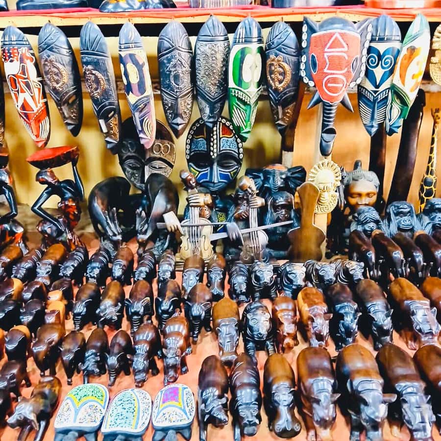 ACCRA GUIDED CITY TOUR, GHANA - Independence Square and the Black Star Square