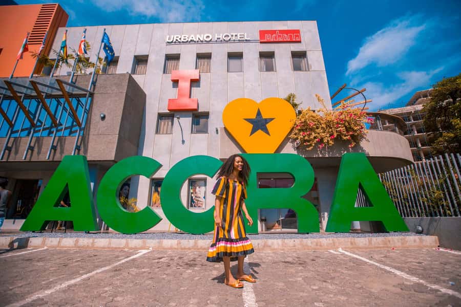 Accra: Guided City Tour with Lunch - Starting with Ghana’s independence at Black Star Square