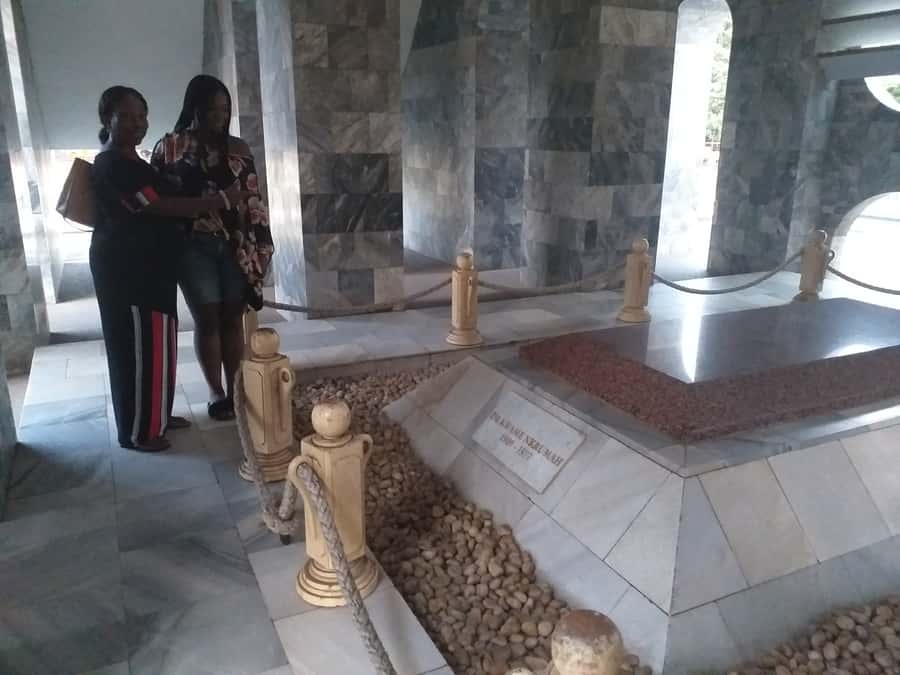 Accra: Guided City Tour with Lunch - Osu Castle and the difficult side of Accra’s past