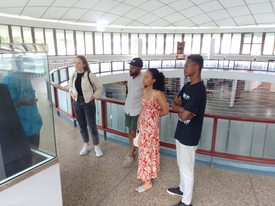 Accra: Guided City Tour with Lunch - Local streets, Makola, and the chance to see daily Accra