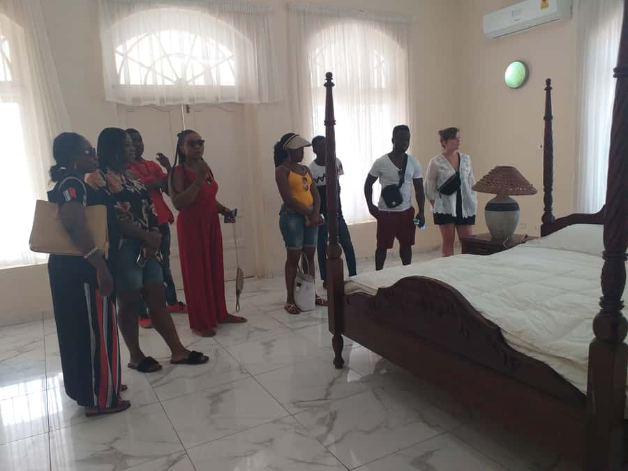 Accra: Guided City Tour with Lunch - Kwame Nkrumah Memorial Park and the making of a nation