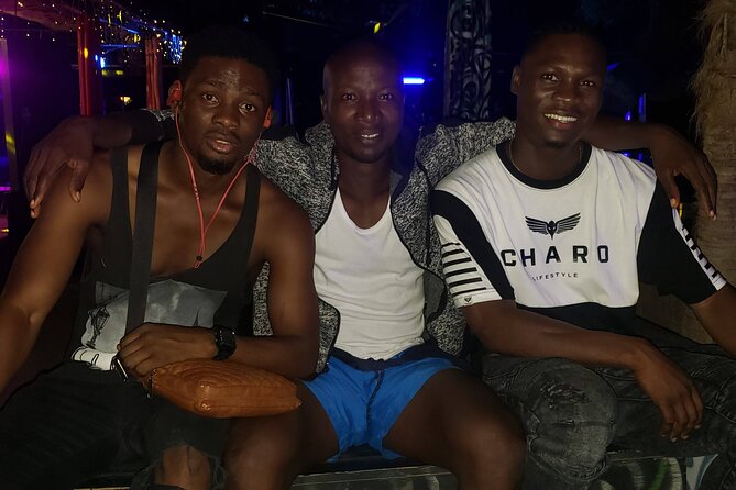 Accra Nightlife with Afrobeat Music and Dance - Republic Bar and the Tuesday karaoke option