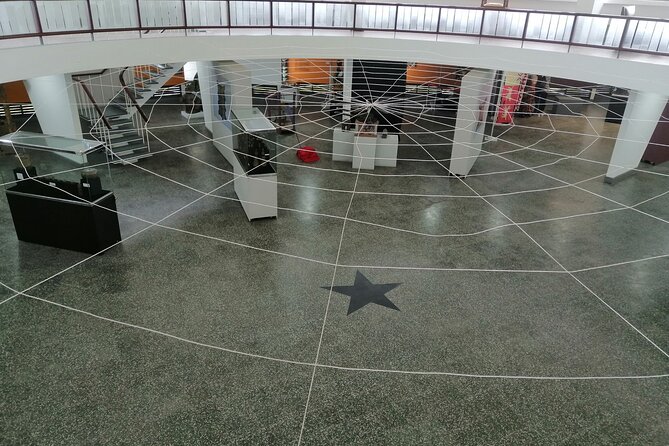 Accra Slave Castle and City Private Tour with Pick up - Fantasy coffins and Ghanaian woodcraft