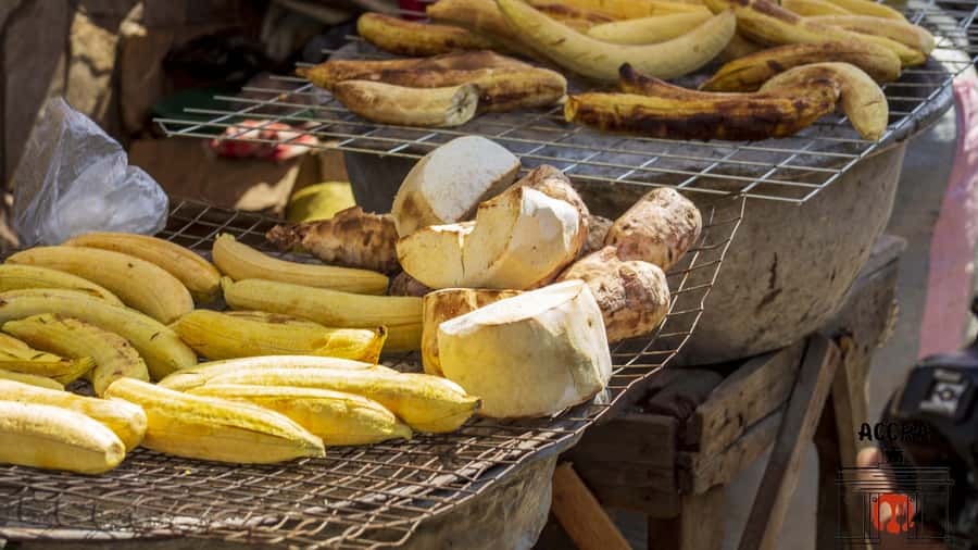 Accra Street Food Tour: Makola Market Tour With Full Lunch - The full local lunch at a restaurant