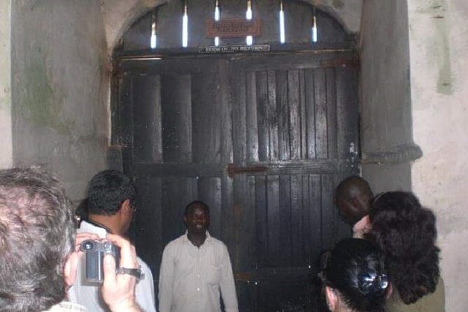 Cape Coast Elmina Kakum Park Private Day Tour - The long road from Accra