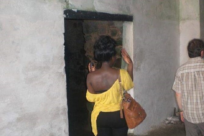 Cape Coast Elmina Kakum Park Private Day Tour - Elmina Castle and Ghana’s coastal forts