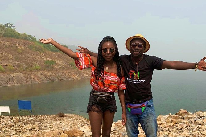 Discover Ghana - Wli Waterfalls, Mountain Afadjato, Monkey Sanctuary & Akosombo. - Meeting the Mona monkeys at Tafi Atome