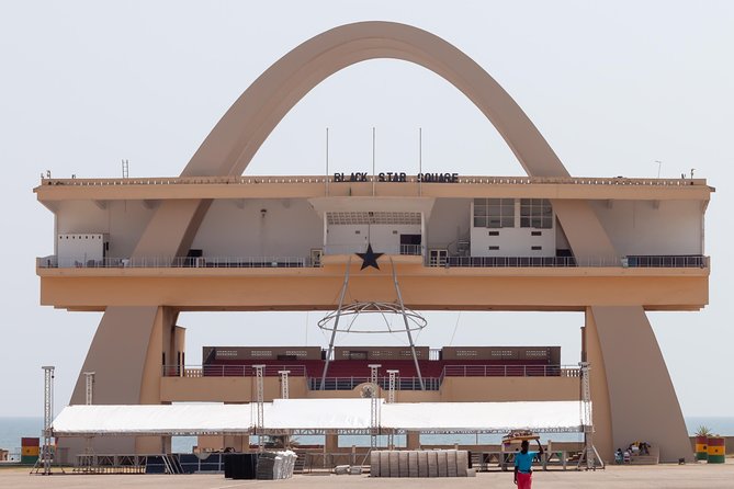 Explore Accra - Mokola Market, where Accra handles daily business