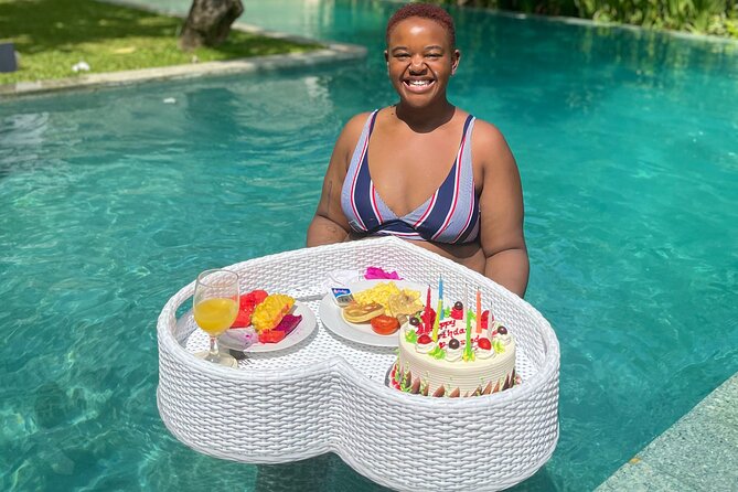 Floating Brunch Pool Experience - Who will enjoy this most