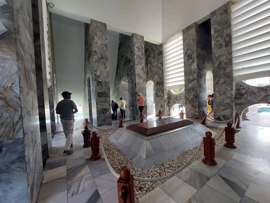 Full-Day Accra City Tour - Shopping at the Accra Arts Centre