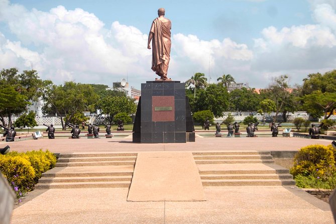 Full Day Accra Guided Tour - Jamestown: Accra’s oldest districts and difficult past