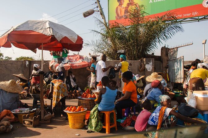 Full-Day Private Culture and History Tour of Accra - Jamestown by vehicle, with a look at old Accra