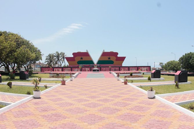 Half Day Accra City Sightseeing Tour With Guide - Makola Market: 45 minutes inside daily Accra