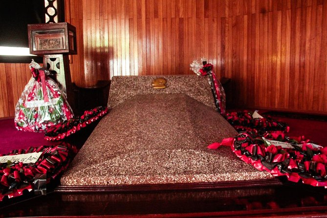 Half Day Accra City Sightseeing Tour With Guide - Kwame Nkrumah Memorial Park: Ghana’s independence story