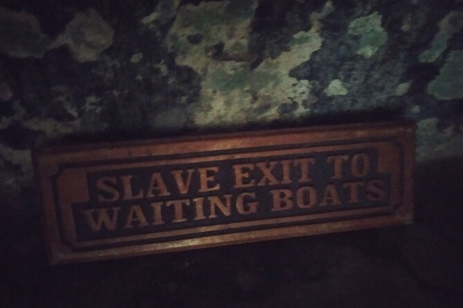 Immersive Ghana Slave History Day Tour in Cape Coast & Elmina - Heat, walking, and the right attitude