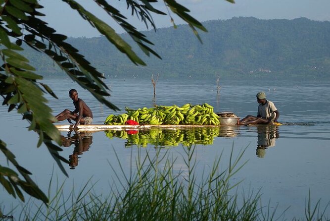 Lake Bosomtwe Boat Cruisely and Kumasi City Tours - Lake Bosomtwe and the antelope story