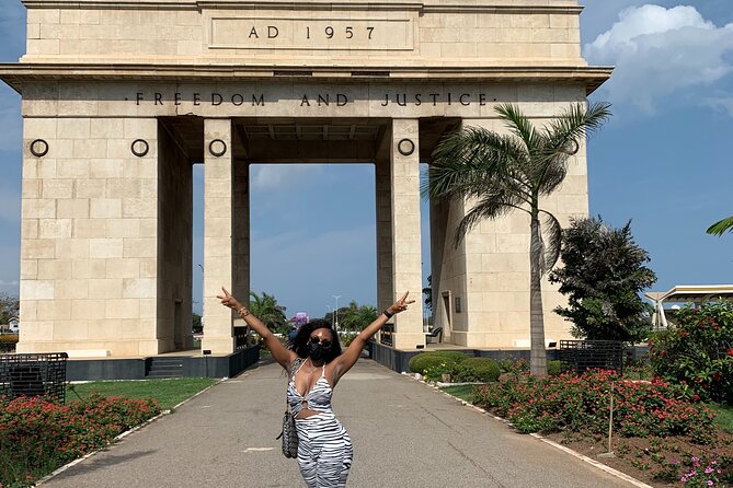 Private City Tour in Accra with Hotel Pickup and Lunch - Independence Square and the half-hour photo stop
