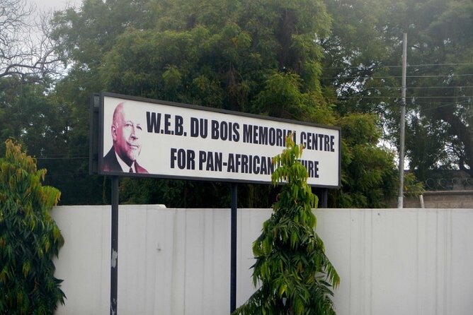 SEEGhana: Accra City Tour and Local Culture - Kwame Nkrumah Memorial Park and independence