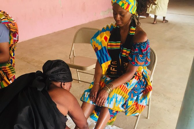 Traditional naming ceremony For African Diasporas in Kumasi - Kente weaving in Adanwomase