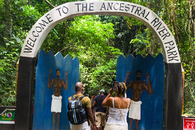 Travel Back In Time(The door of no return) - The 5 a.m. start and the long road from Accra